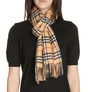 Buberry vintage check cashmere scarf